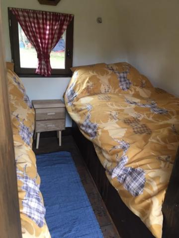 Charming 2-Bed Cabin In Domfront-En-Poiraie Perrou Exteriör bild